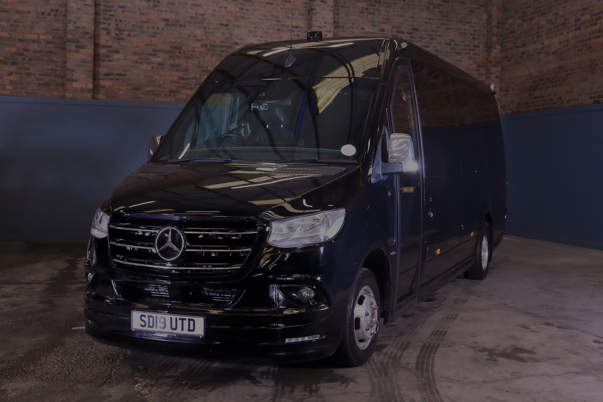 Mercedes-Benz Sprinter 16 seater